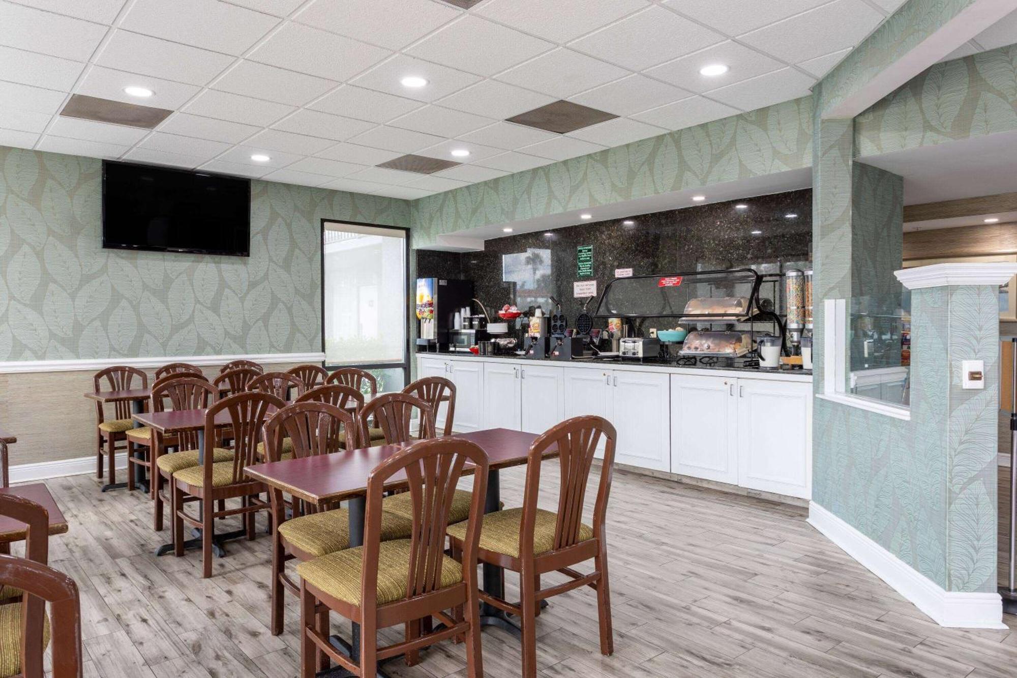 Ramada By Wyndham Altamonte Springs Near I-4 Hotel Екстериор снимка