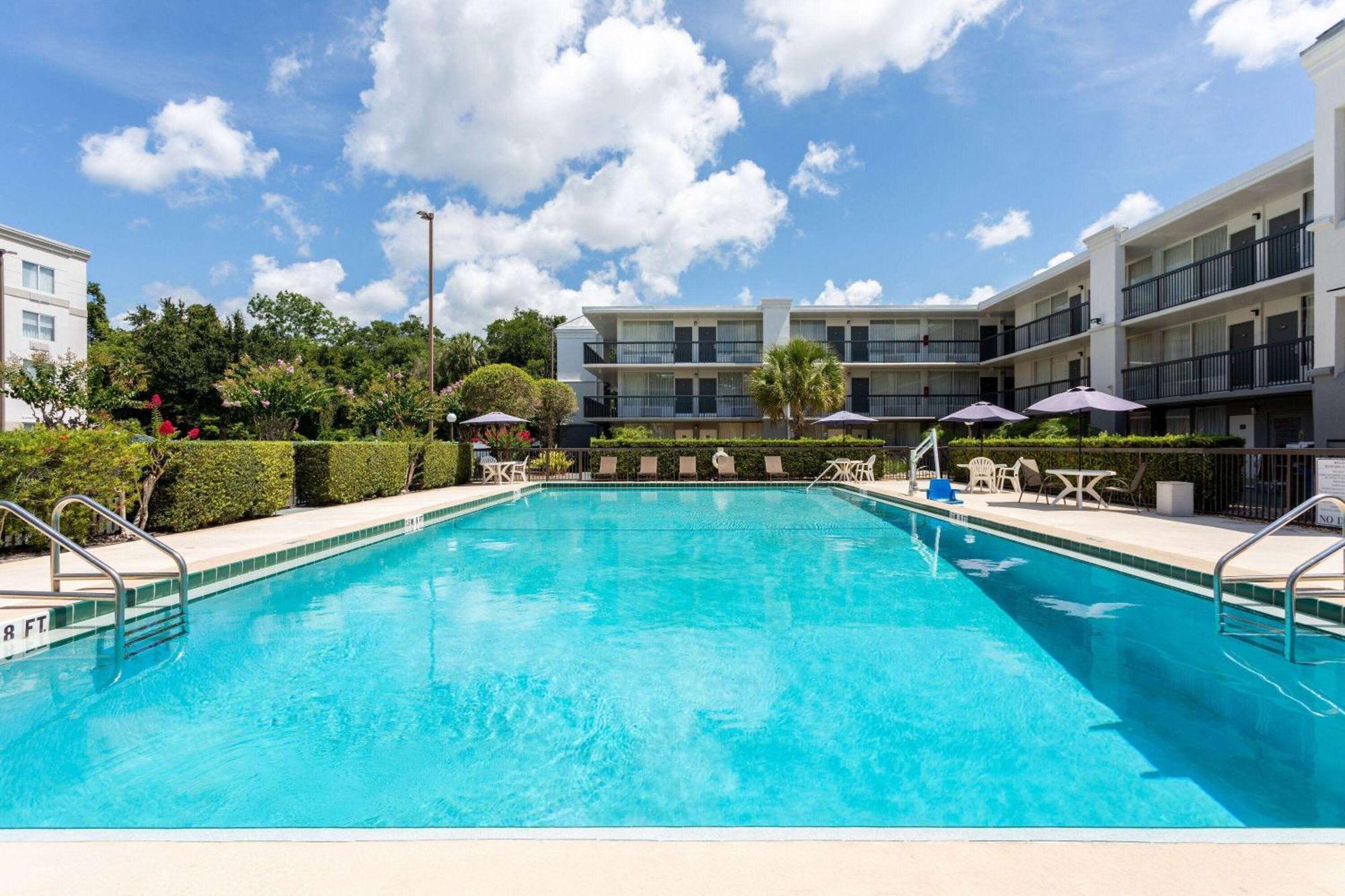 Ramada By Wyndham Altamonte Springs Near I-4 Hotel Екстериор снимка