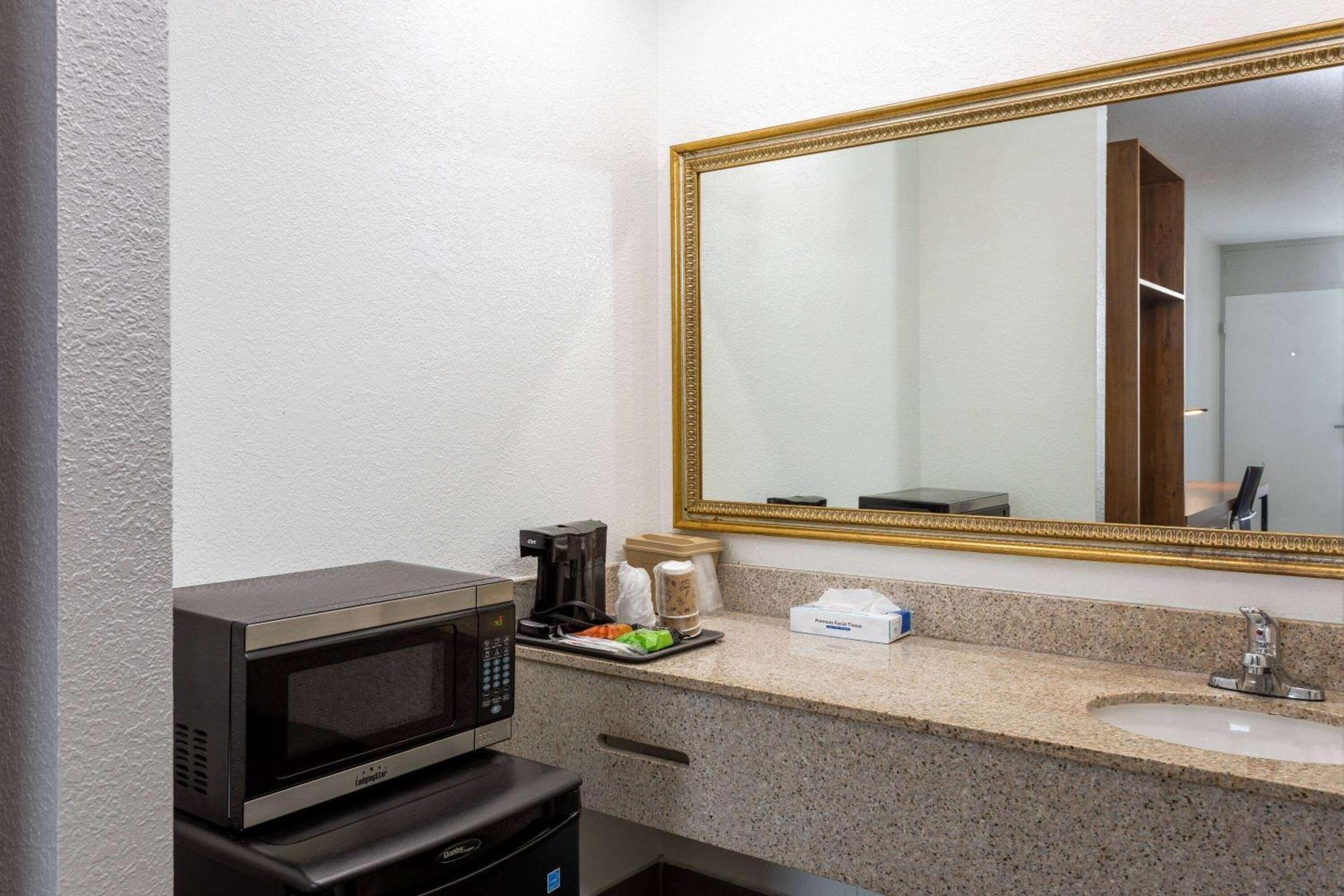 Ramada By Wyndham Altamonte Springs Near I-4 Hotel Екстериор снимка