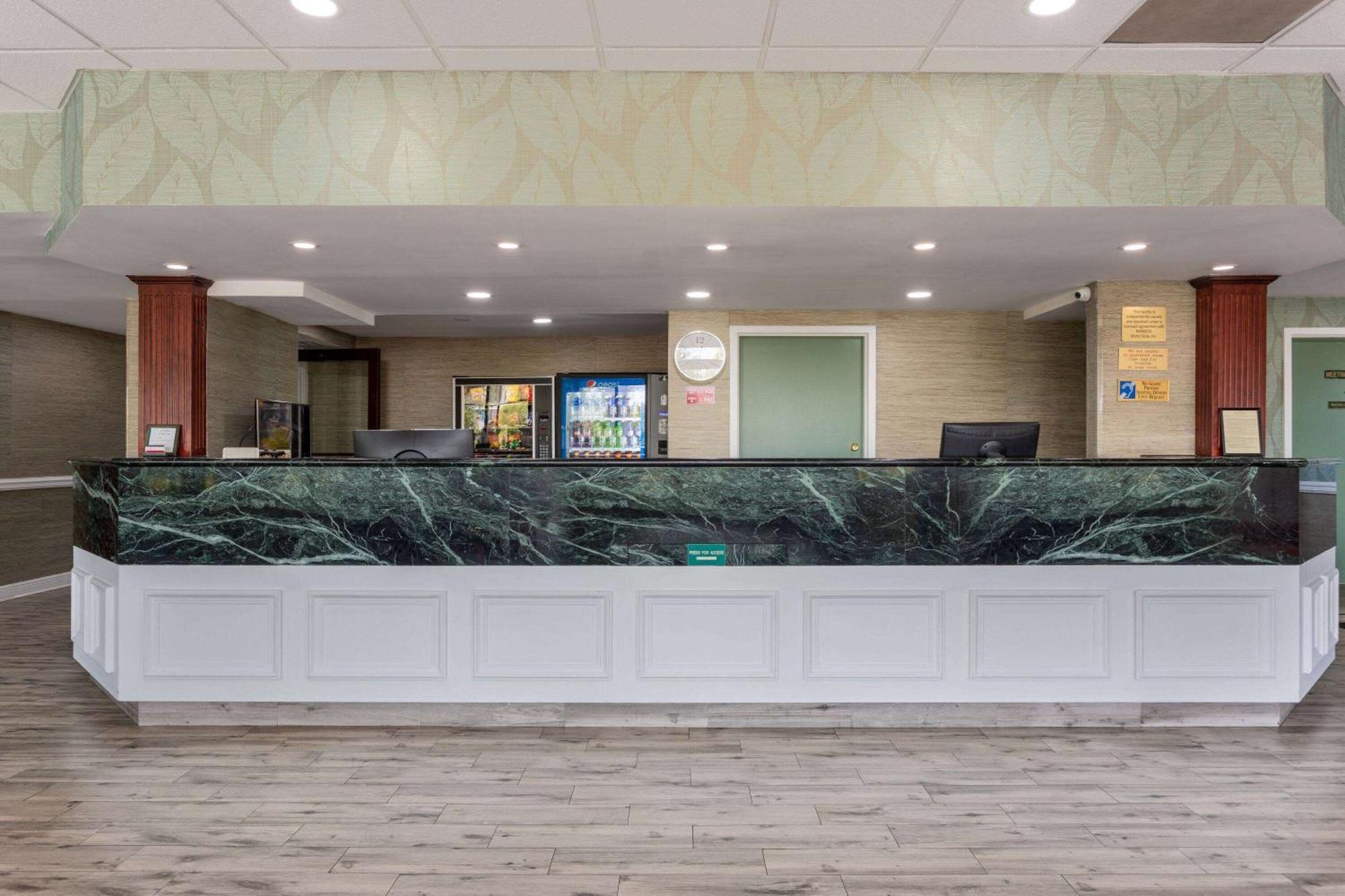 Ramada By Wyndham Altamonte Springs Near I-4 Hotel Екстериор снимка